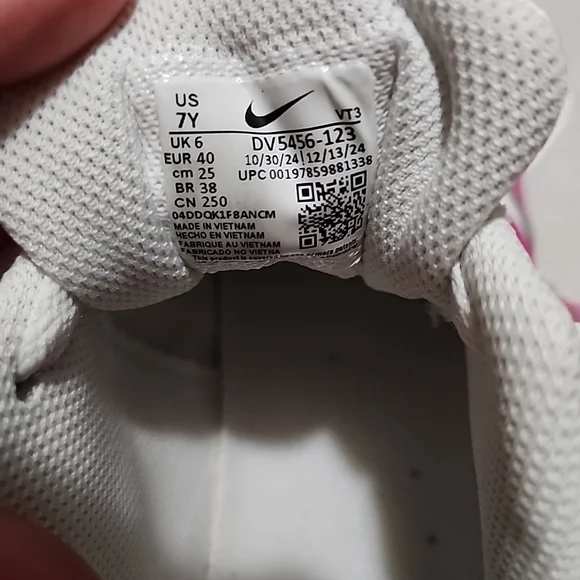 Nike Pink and White Sneakers - Picture 9 of 10